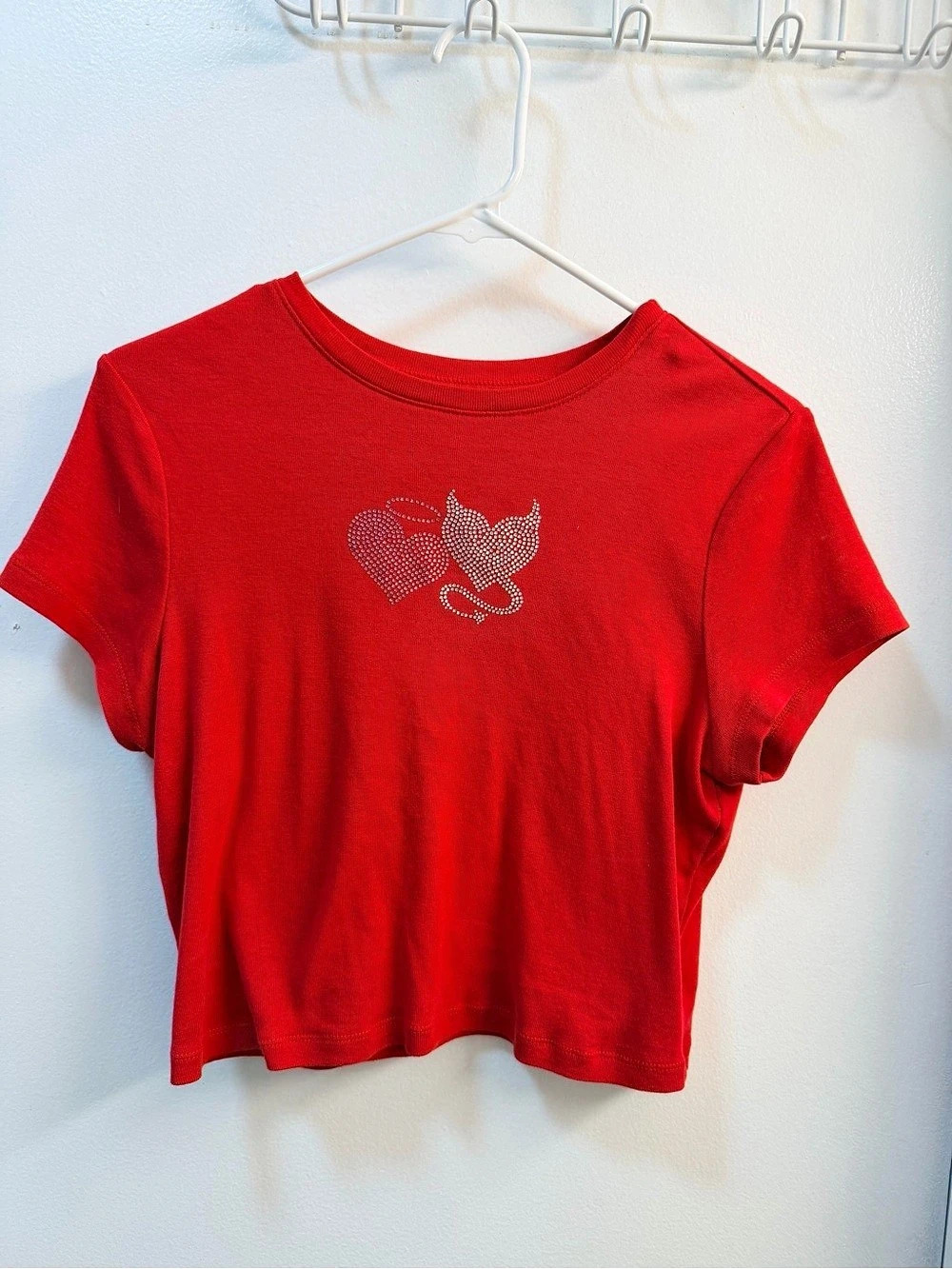 No Boundaries Women's Graphic Tee crop top Size Large Red